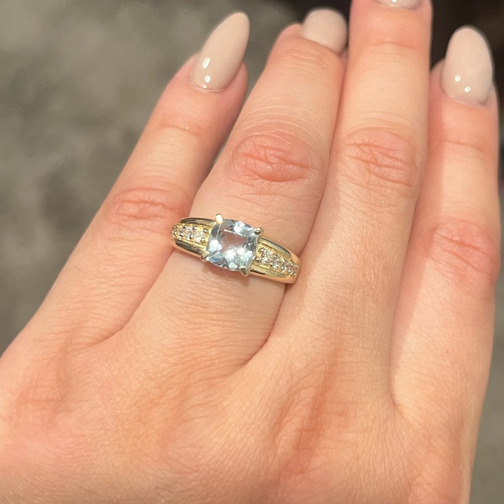 SOLD!!!!!14k yellow gold aquamarine ring